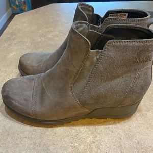 Sorel women’s Evie pull in bootie size 10